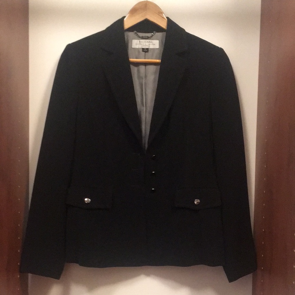 TAHARI BLACK 2-PIECE PANTSUIT SIZE 4P